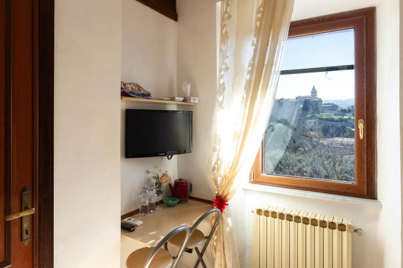 La Finestra Di Umberto Vicino Al Centro Con Parcheggio Privato Bed & Breakfast Viterbo Eksteriør bilde