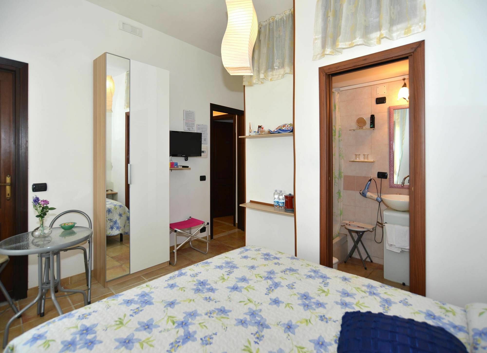 La Finestra Di Umberto Vicino Al Centro Con Parcheggio Privato Bed & Breakfast Viterbo Eksteriør bilde